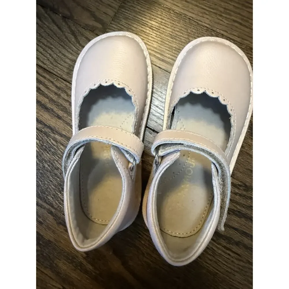 LAMOUR Caitlin Scalloped Mary Jane Pebble Almond Sz 9